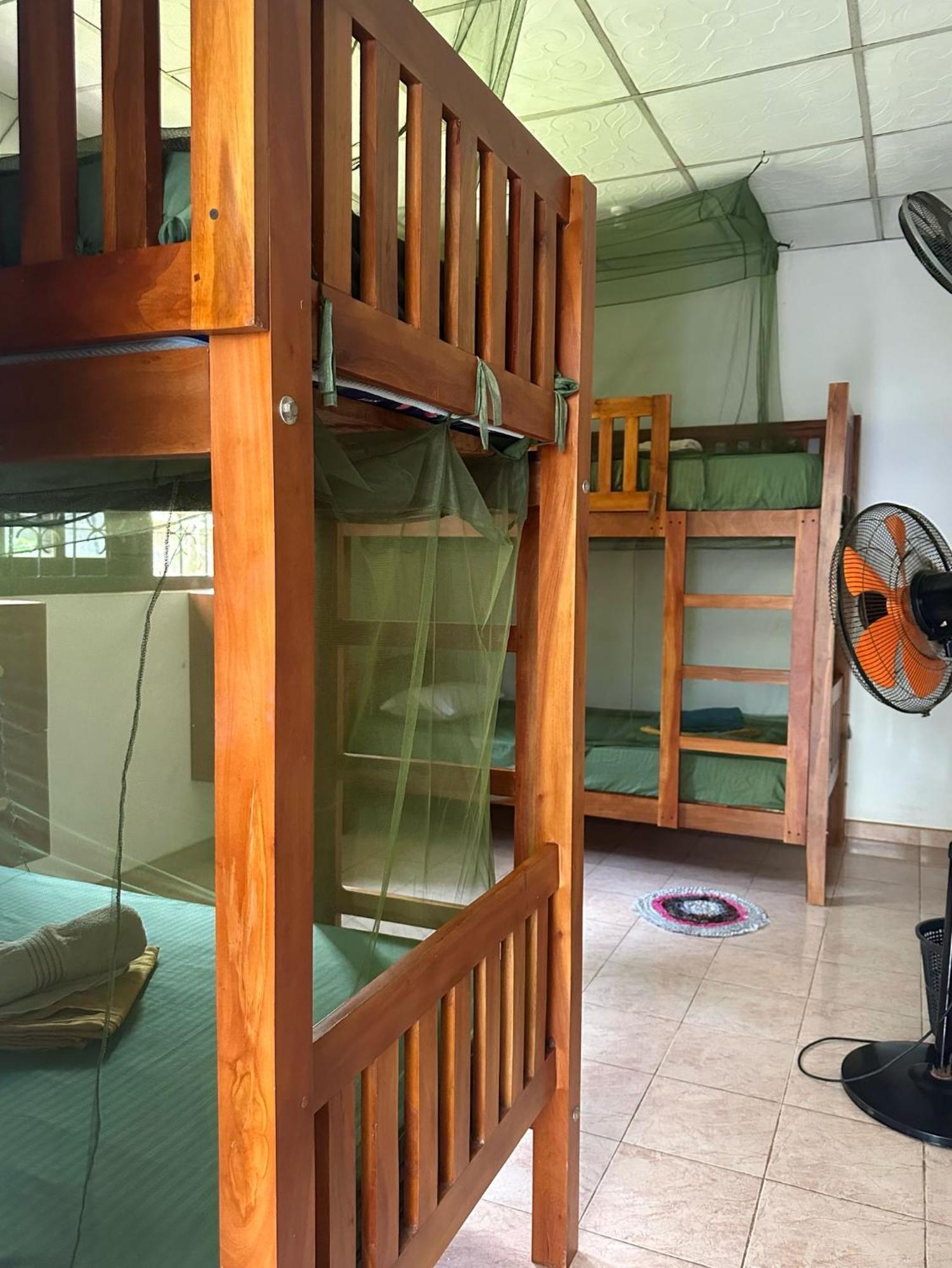 Coco Mango Hostel 迪克韦勒 外观 照片